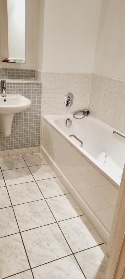 Luxury Canary Wharf Apartment With Free Parking London Ngoại thất bức ảnh